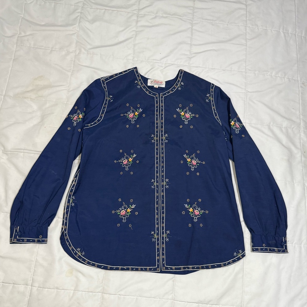 VINTAGE Hand Embroidered xL Daffodil Floral Blouse Navy Long sleeve